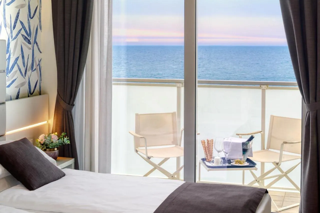 Hotel Astoria Каорле