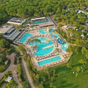 Mediterraneo Village ***** Каваллино