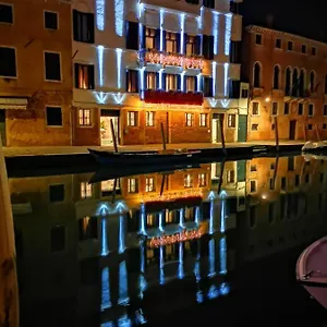 Ca' Bonfadini Historic Experience ***** Venice