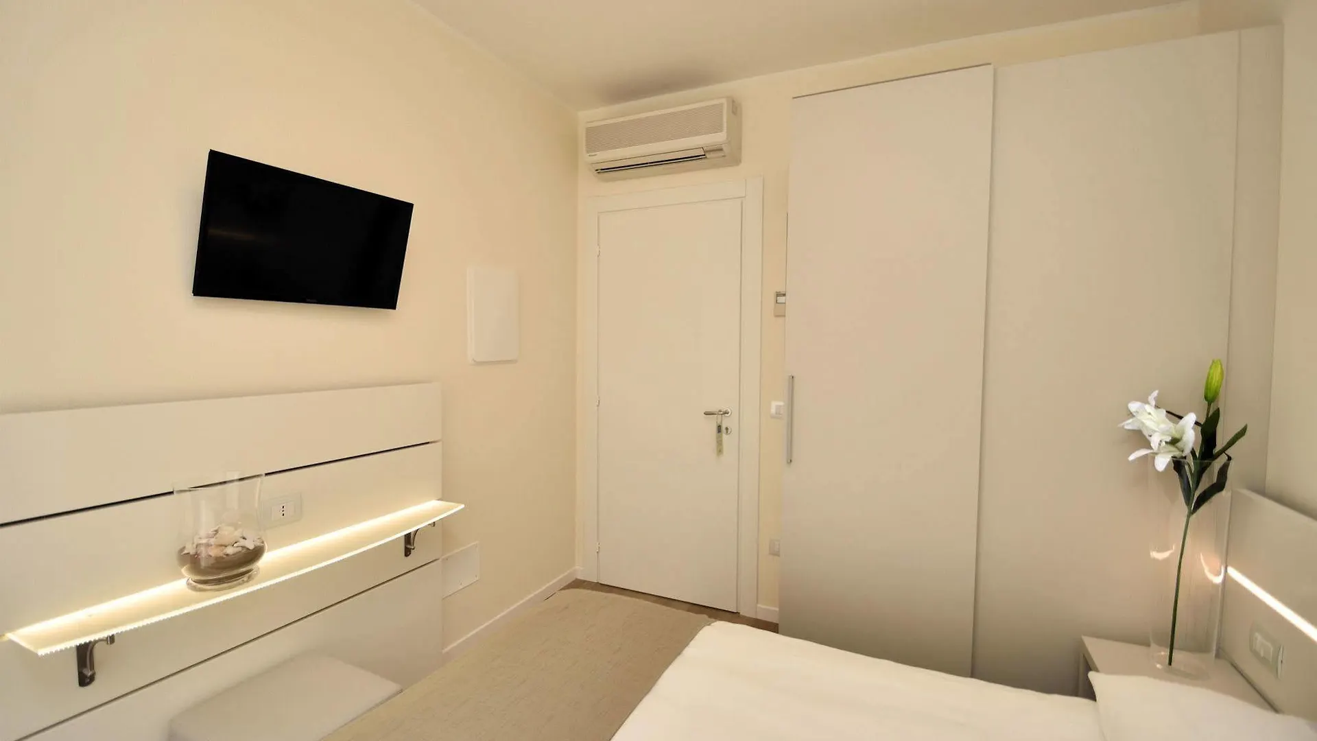 Hotel Astoria カオルレ