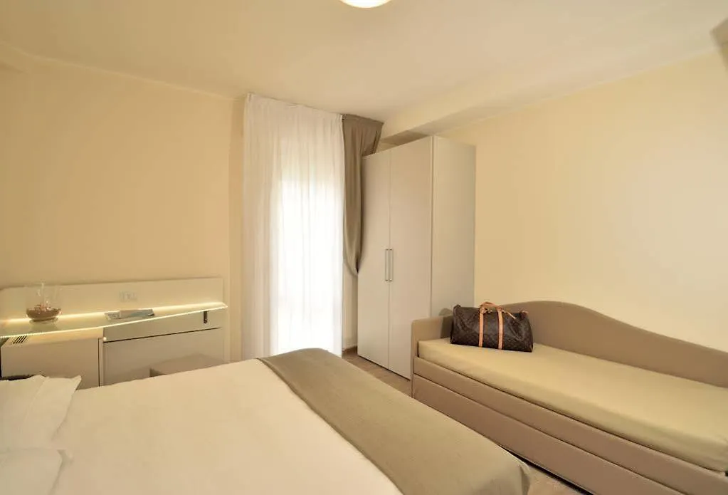 Hotel Astoria カオルレ